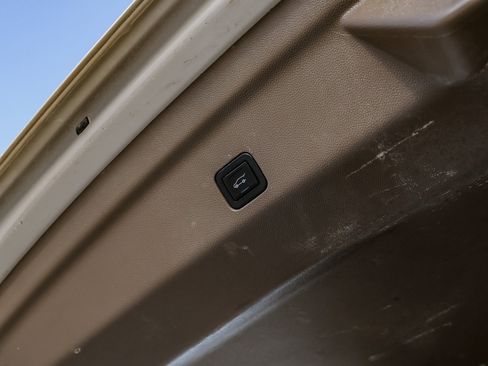 Used 2021 GMC Yukon XL Denali image 62