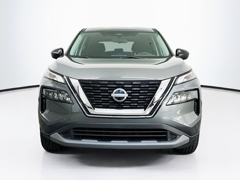 Used 2023 Nissan Rogue S image 2