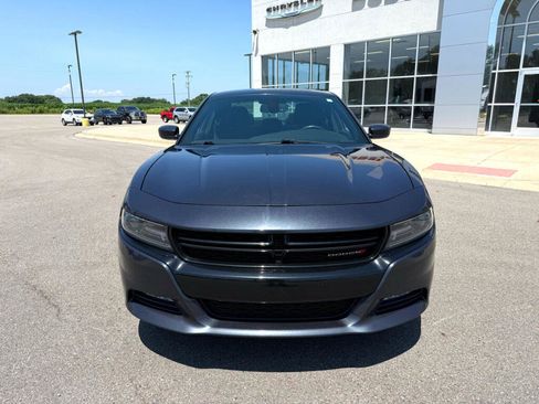 Used 2019 Dodge Charger SXT image 8