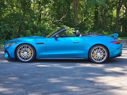 Used 2022 Mercedes-Benz SL 55 AMG 4MATIC w/ Driver Assistance Package image 3