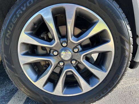 Used 2017 Jeep Grand Cherokee Overland RWD image 17