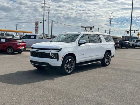 New 2026 Chevrolet Suburban LS image 9
