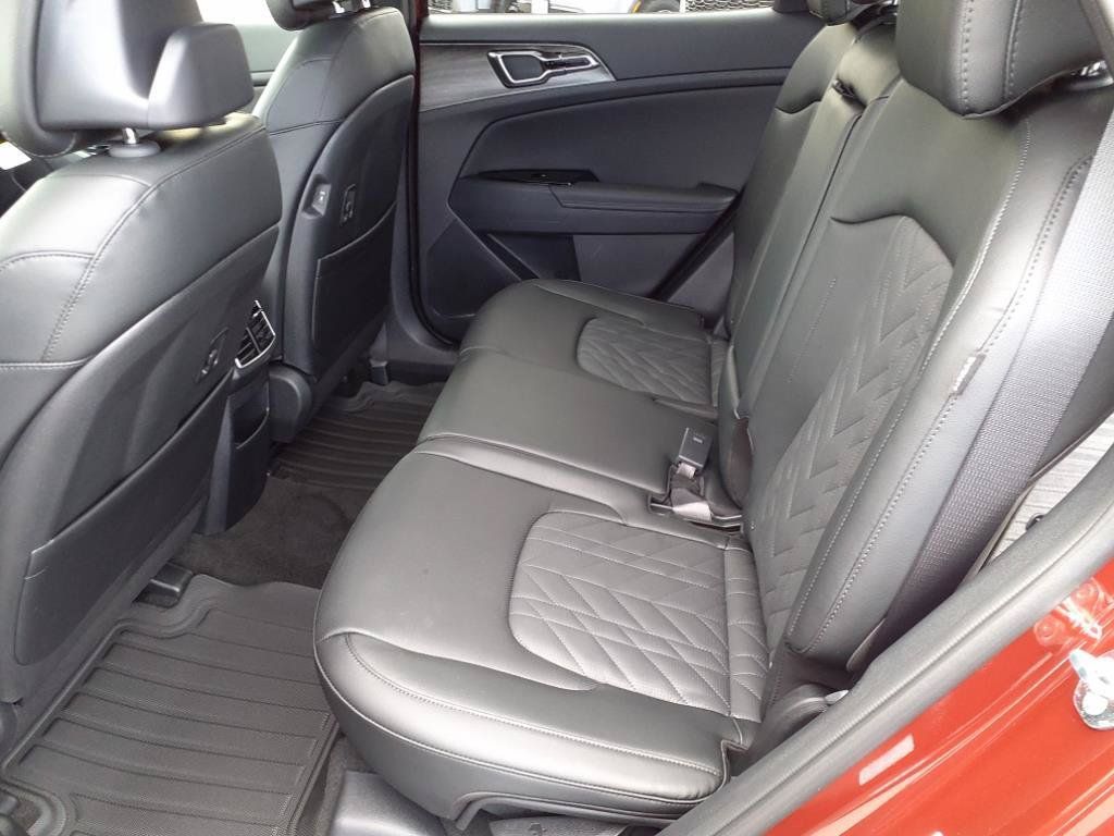Used 2025 Kia Sportage X-Pro AWD/4WD image 12