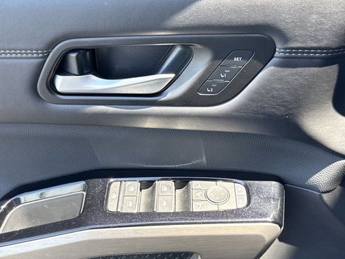 Certified 2025 Nissan Pathfinder Platinum w/ Cargo Package FWD image 20