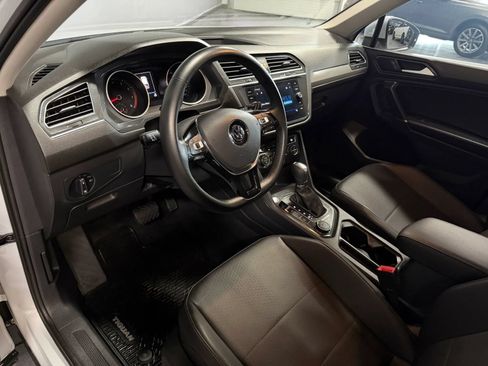Used 2018 Volkswagen Tiguan SE AWD/4WD image 14