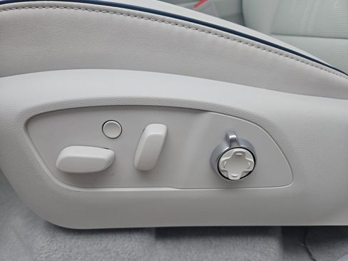 Used 2025 Buick Enclave Avenir w/ Super Cruise Package image 8