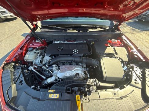 Used 2021 Mercedes-Benz GLB 250 4MATIC image 12