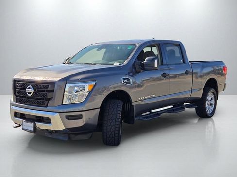 Used 2022 Nissan Titan SV image 8