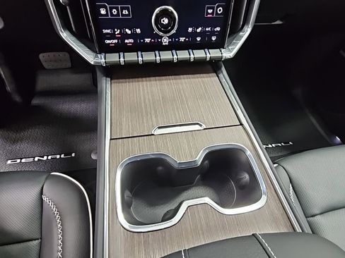 New 2026 GMC Acadia Denali w/ Super Cruise Package FWD image 19
