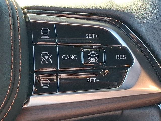 Used 2023 Jeep Grand Cherokee Summit w/ Adv Protech Group IV AWD/4WD image 22