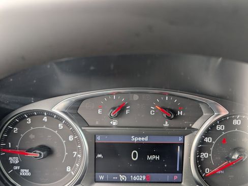 Used 2023 GMC Terrain SLT w/ Tech Package image 12