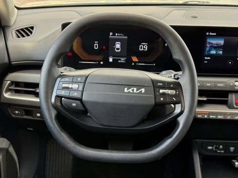 Used 2025 Kia K4 FWD image 30