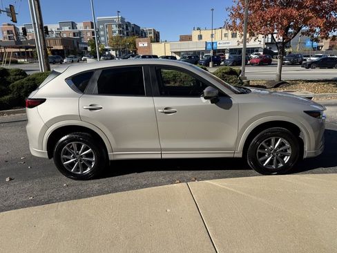 Used 2025 MAZDA CX-5 AWD 2.5 S w/ Select Package image 4