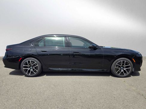 Used 2024 BMW 740i RWD image 2