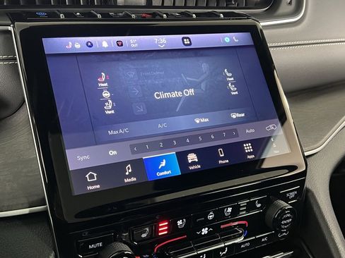 Used 2024 Jeep Grand Cherokee Limited 4xe image 17