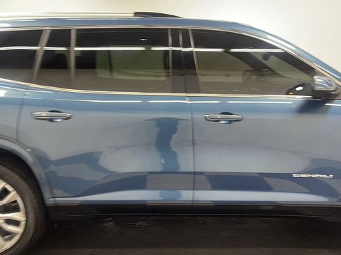 Used 2025 GMC Acadia Denali w/ Super Cruise Package FWD image 22