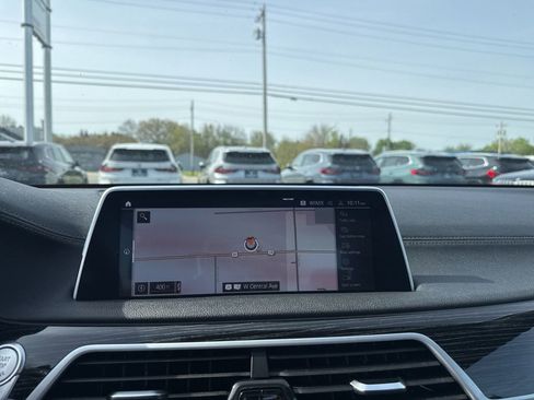 Used 2021 BMW 740i xDrive w/ M Sport Package AWD/4WD image 17