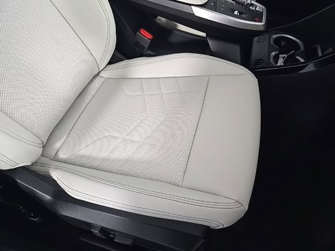 New 2026 BMW X1 xDrive28i w/ Technology Package image 17