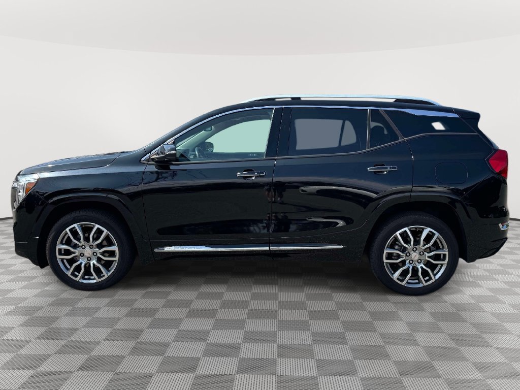 Used 2022 GMC Terrain Denali w/ LPO, 'HIT The Road' Package AWD/4WD image 5