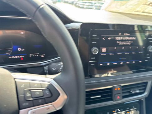 New 2025 Volkswagen Taos SE image 19