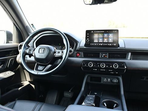 Used 2024 Honda Pilot TrailSport image 23