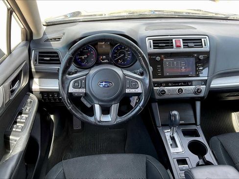 Used 2017 Subaru Outback 2.5i Premium image 5