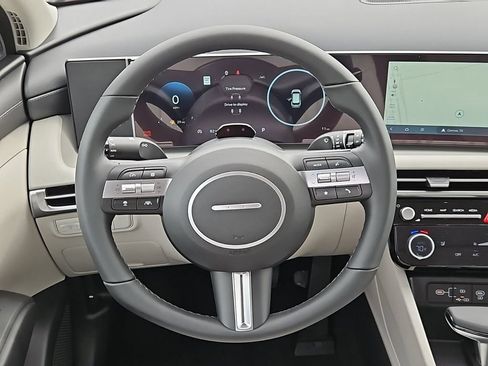 Used 2025 Hyundai Tucson SEL FWD image 18