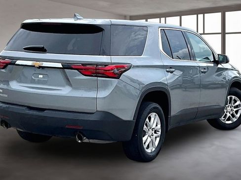 Used 2023 Chevrolet Traverse LS FWD image 3
