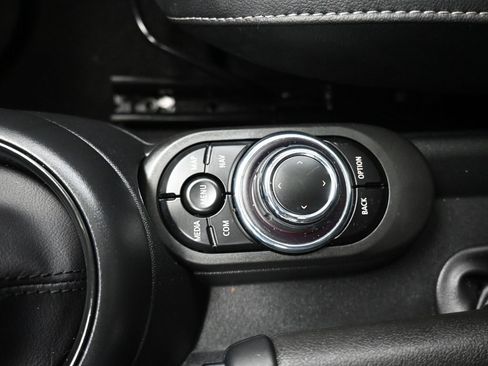 Used 2022 MINI Cooper S image 23