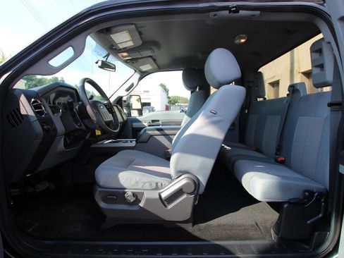 Used 2016 Ford F250 XLT w/ XLT Value Package AWD/4WD image 9