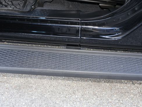 Used 2023 Jeep Wrangler Sahara w/ Cold Weather Group image 14