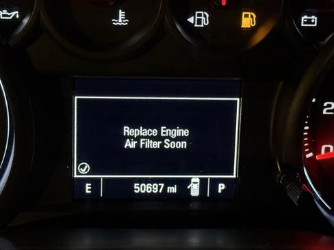 Used 2021 Chevrolet Silverado 1500 Custom image 2