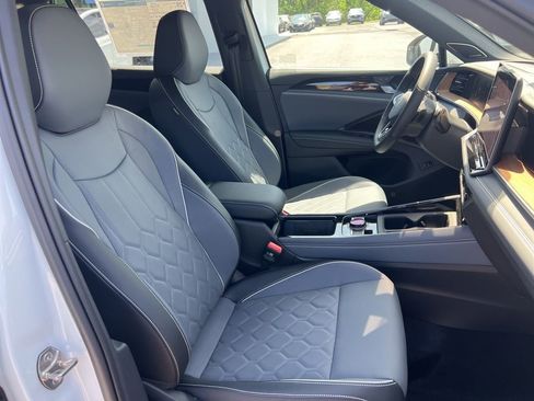 New 2026 Volkswagen Tiguan SEL R-Line AWD/4WD image 23