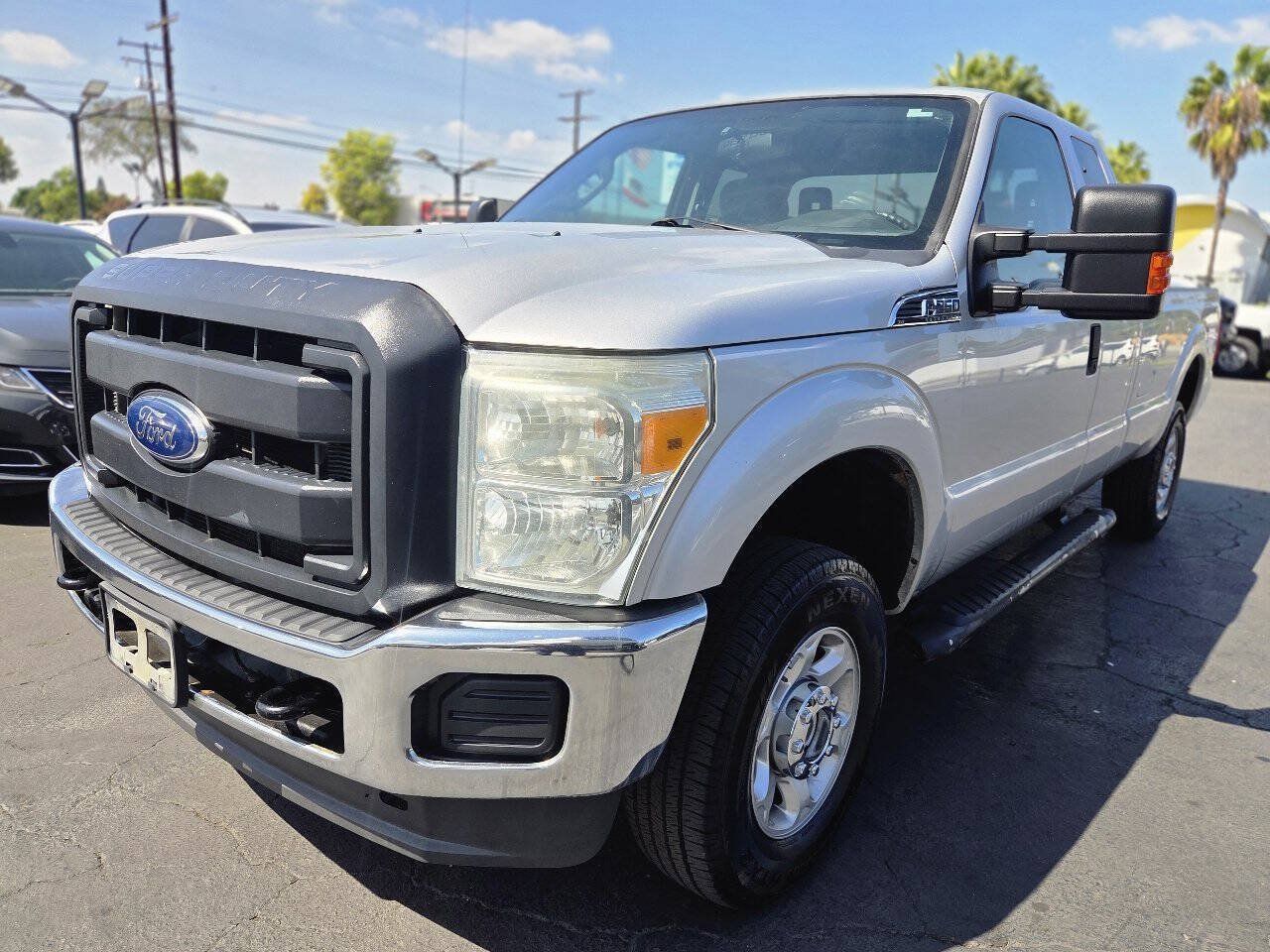 Used 2014 Ford F250 XLT w/ Camper Package AWD/4WD image 3