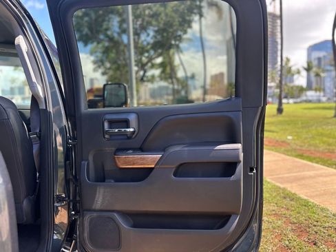 Used 2017 Chevrolet Silverado 1500 LTZ w/ LTZ Plus Package image 17