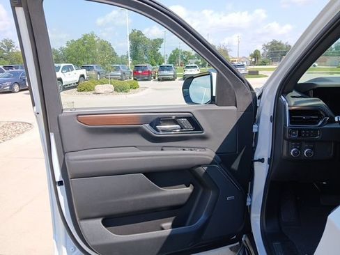 New 2026 GMC Yukon XL Denali AWD/4WD image 12