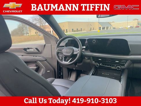 Used 2025 Chevrolet Tahoe Z71 w/ Comfort Package AWD/4WD image 6
