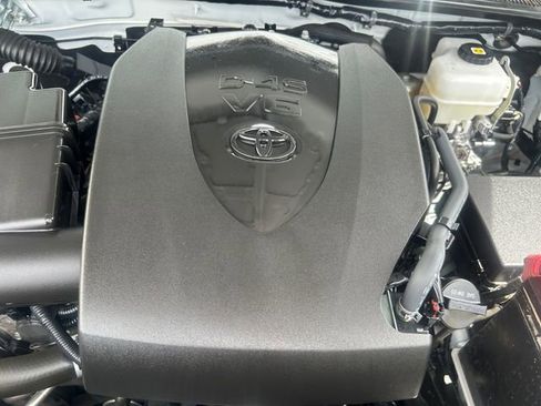 Certified 2023 Toyota Tacoma TRD Off-Road image 19