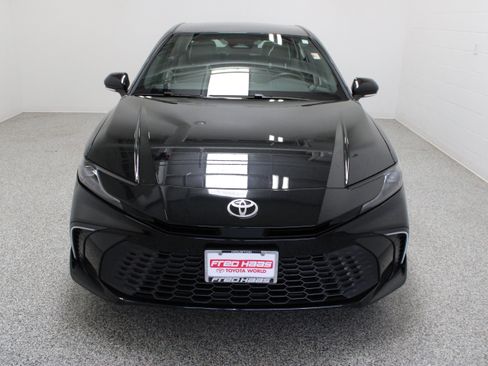 Used 2026 Toyota Camry SE w/ Convenience Package FWD image 3