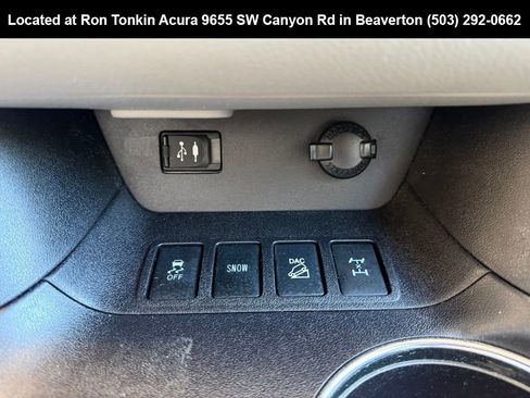 Used 2016 Toyota Highlander XLE AWD/4WD image 22