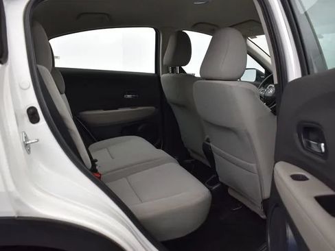 Used 2021 Honda HR-V LX image 18