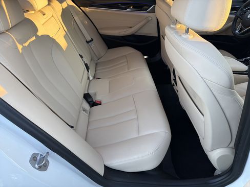 Used 2020 BMW 530i w/ Convenience Package image 15