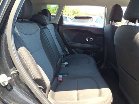 Used 2018 Kia Soul + FWD image 12