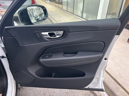 Certified 2025 Volvo XC60 B5 Plus image 14