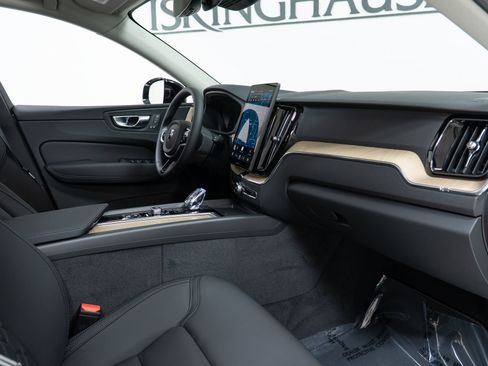 New 2026 Volvo XC60 B5 Plus AWD/4WD image 21