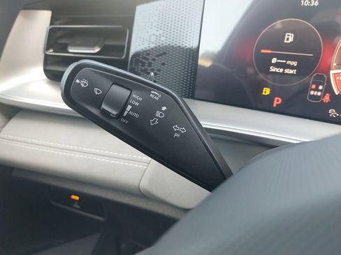 New 2026 Volkswagen Tiguan SE R-Line FWD image 22