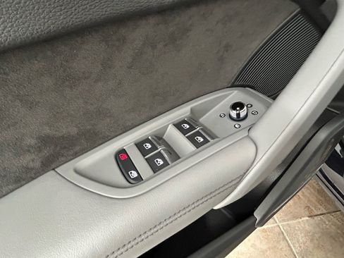 Used 2018 Audi SQ5 Prestige image 23