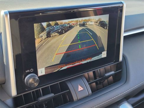 Used 2022 Toyota RAV4 XLE Premium image 22