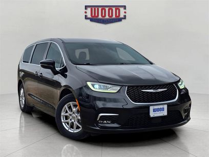 Used 2024 Chrysler Pacifica Touring-L