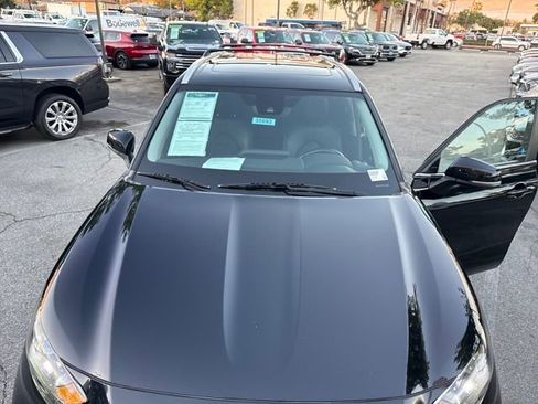 Used 2023 Toyota Highlander XLE image 36